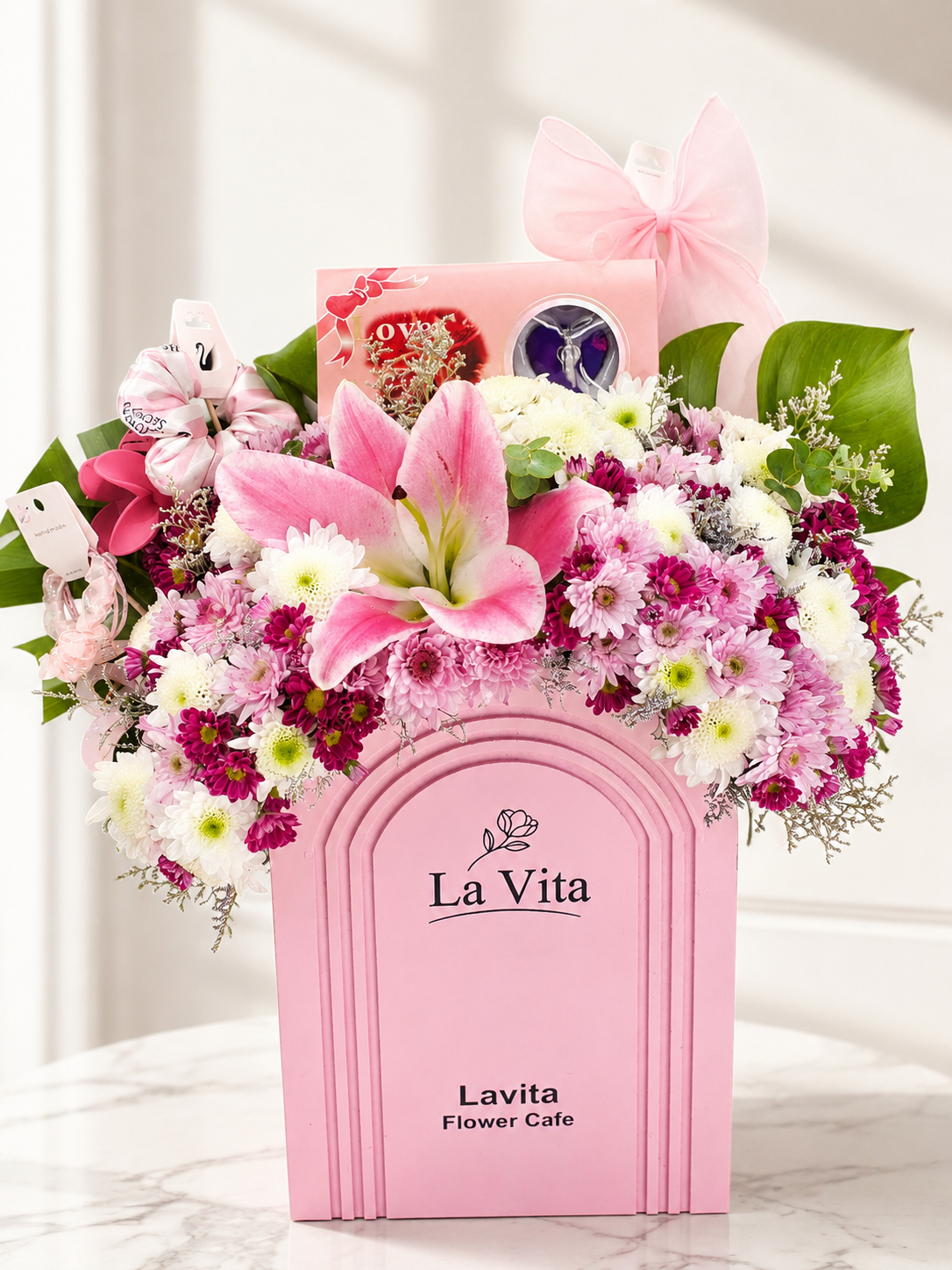 ChatGPT Image ۱۲ خرداد ۱۴۰۵، ۱۸_۵۴_۲۱ باکس گل Pink Romance - تصویر 1